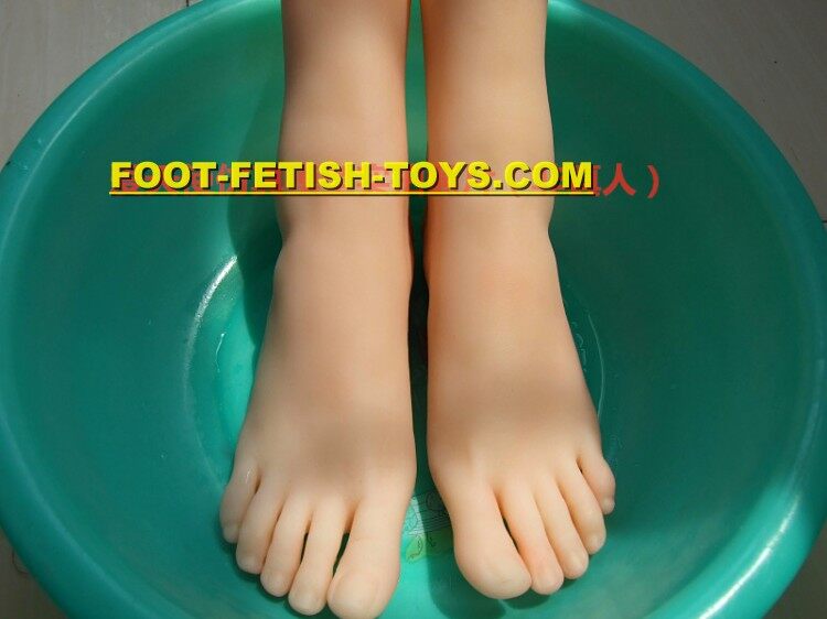 toy foot spa with beads