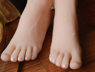 girl silicone feet