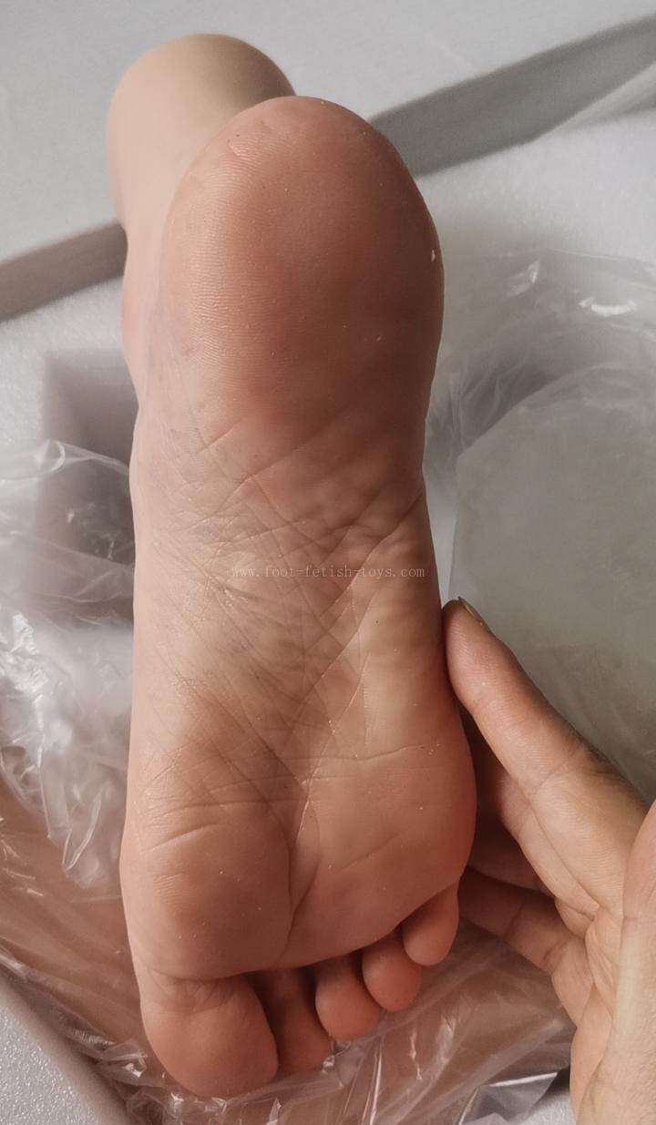 Realistic silicone feet silicone mannequin