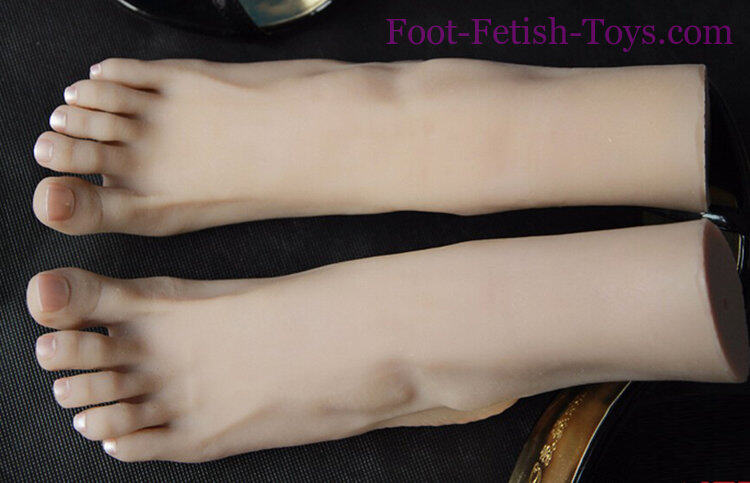 girl foot model