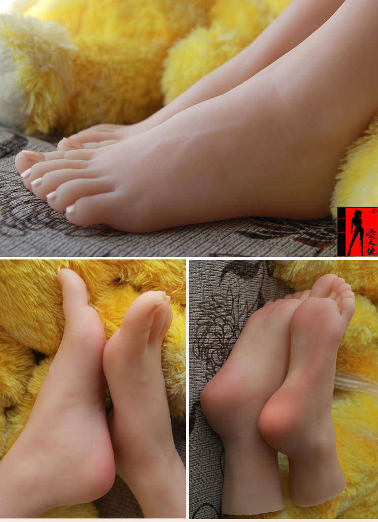 girl foot fetish