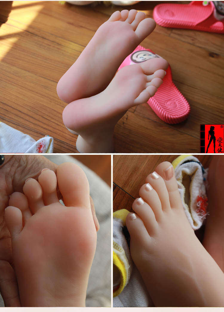 girl foot fetish