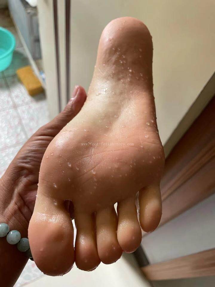 silicone feet toys