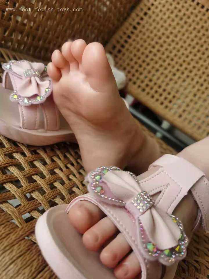 feet toys