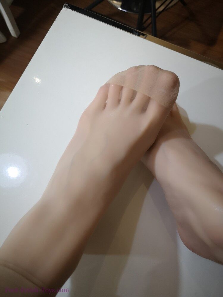 Foot fetish toy