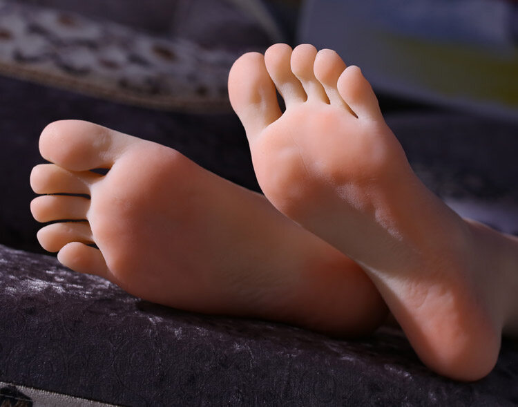 Foot fetish toy