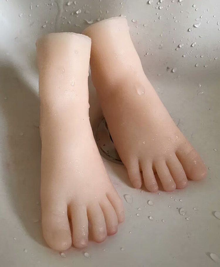 Little girl foot