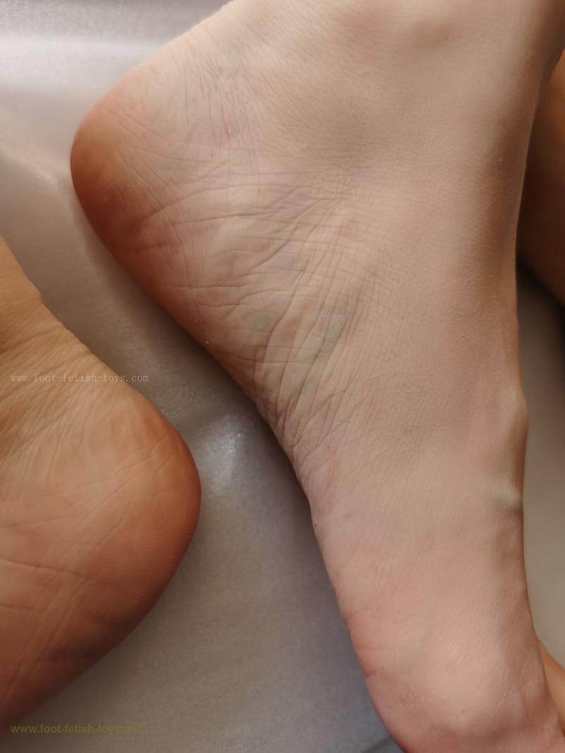 Realistic silicone feet
