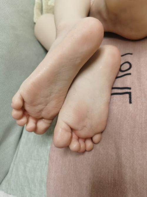 cute feet replicas