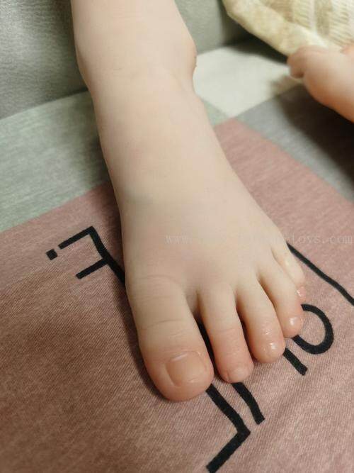 feet toys