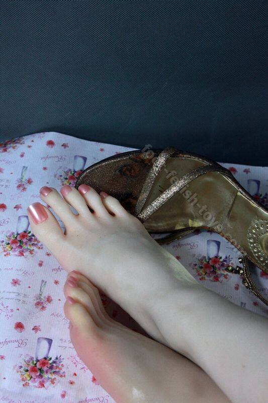 foot worship doll