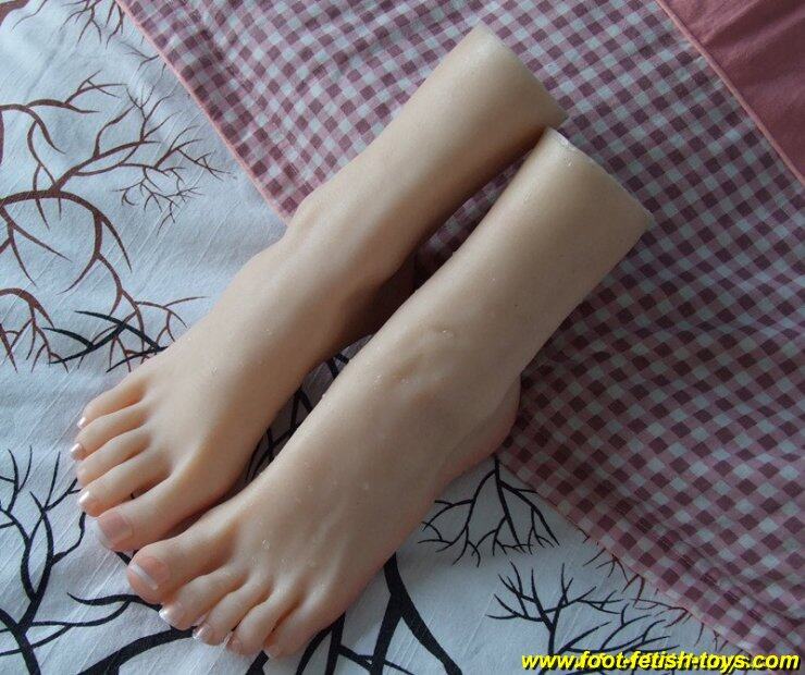 girl foot model