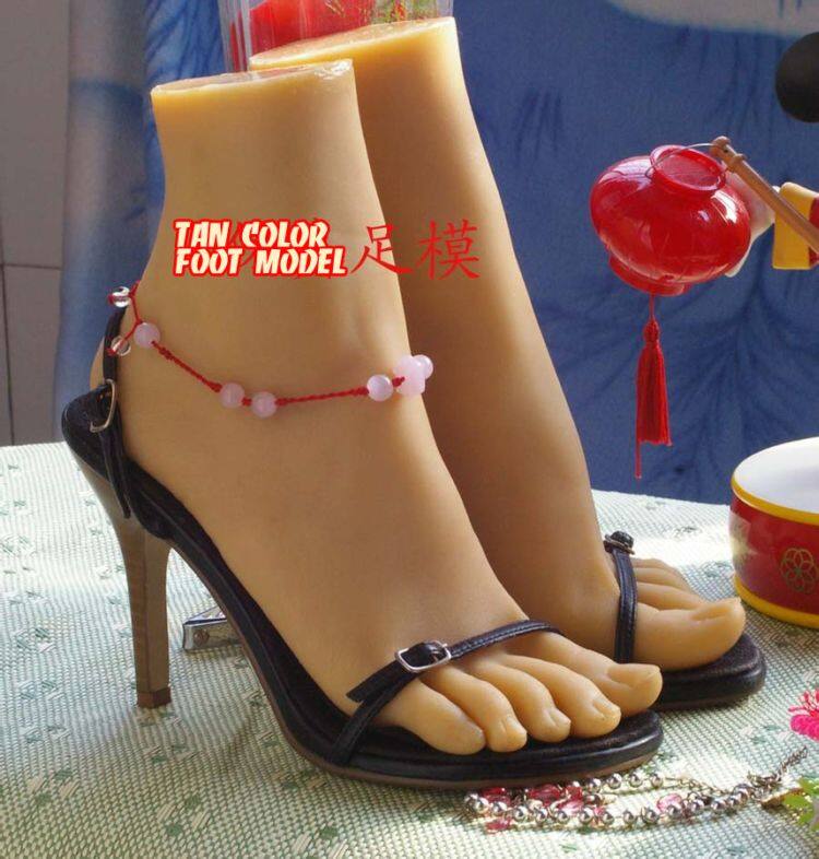 girl foot model