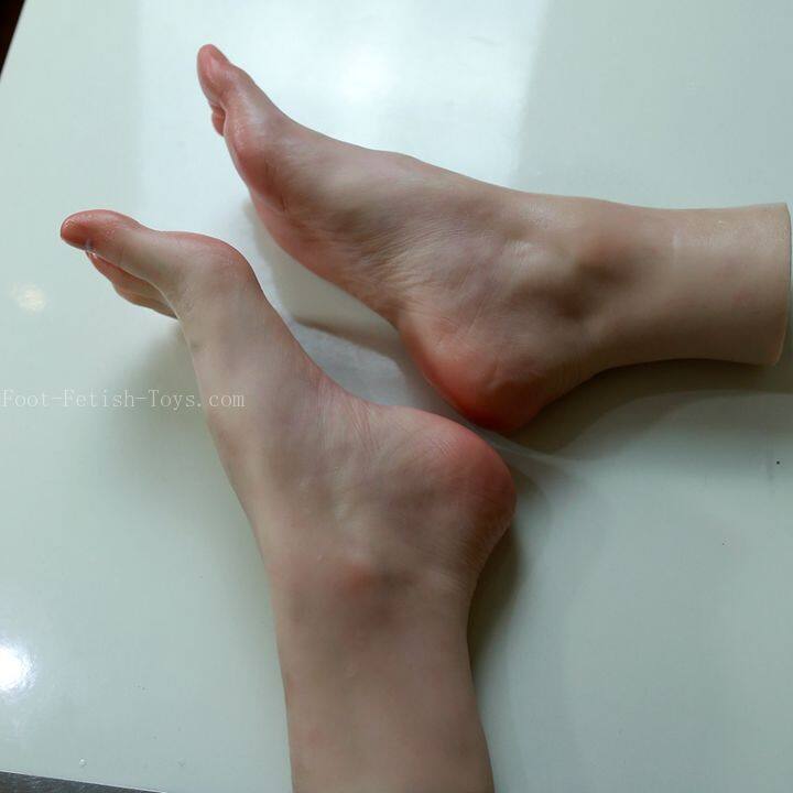 girl feet model