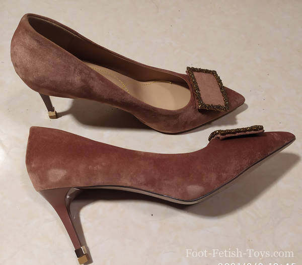 used pumps shoes