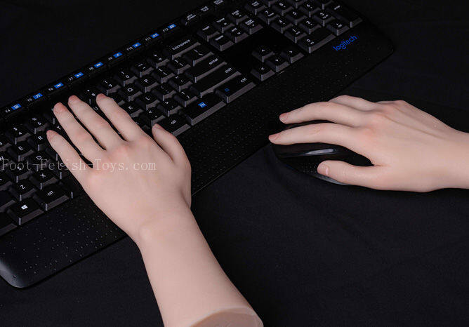 woman hand model